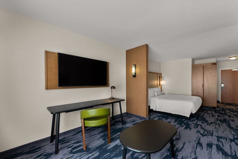 Suite, 1 King Bed with Sofa bed, Non Smoking