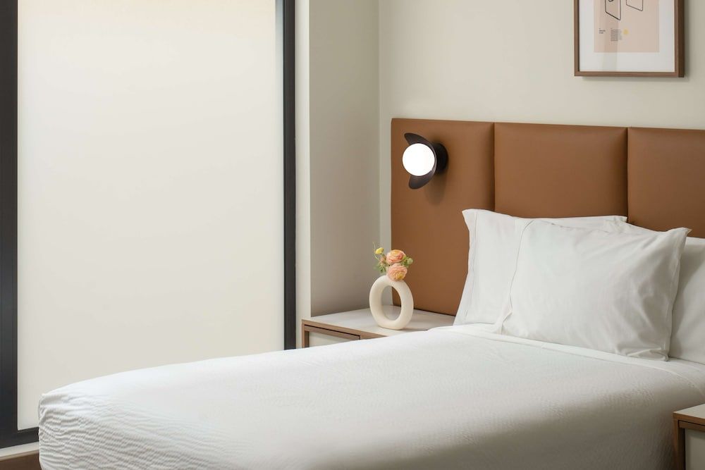 Room, 1 King Bed (Lightwell Room)