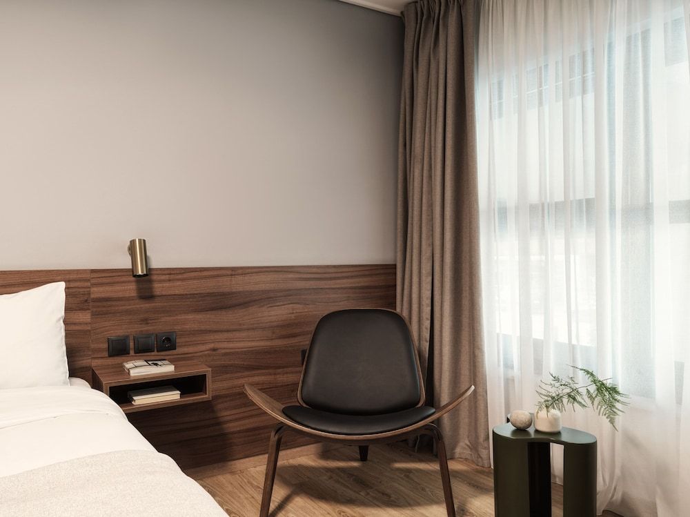 The Newel Acropolis Classic Suite 5