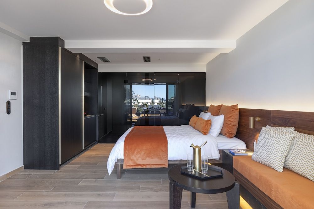 undefined The Newel Acropolis 10