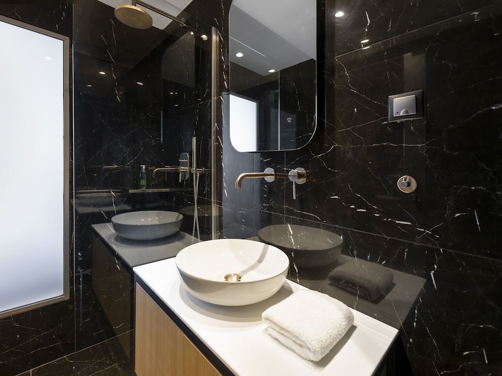 The Newel Acropolis Classic Suite 4