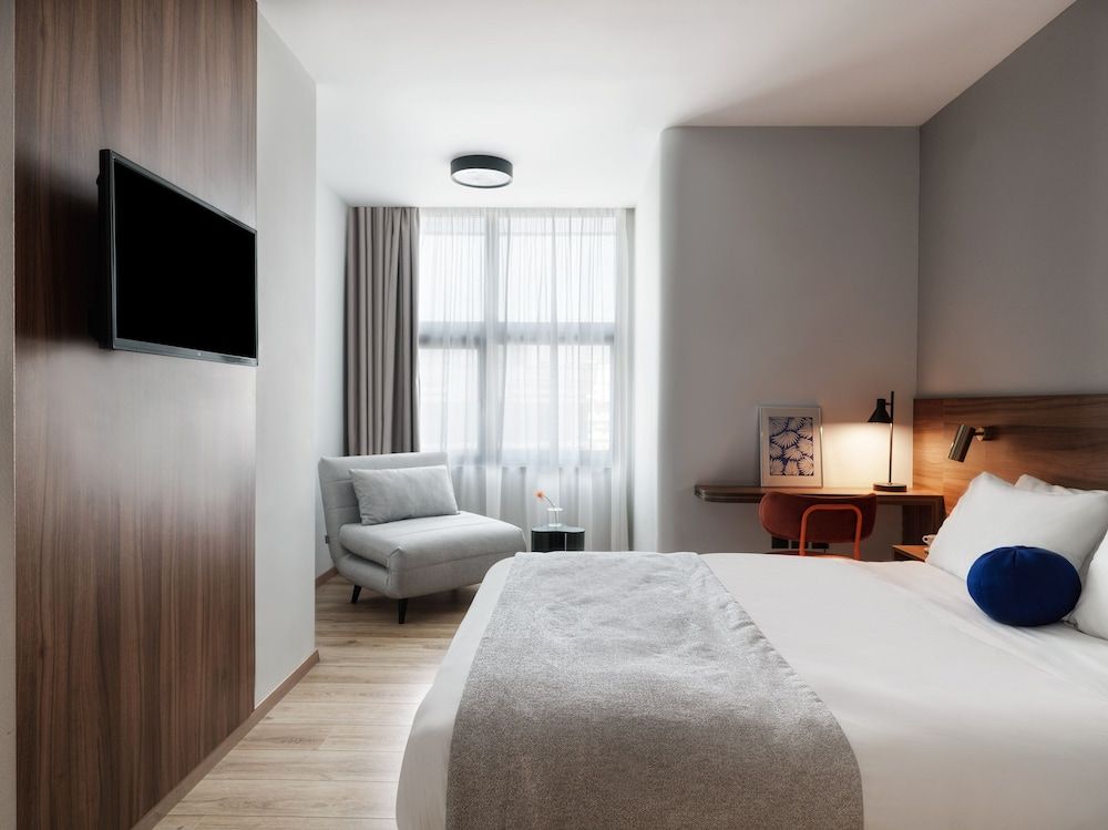 The Newel Acropolis Deluxe Studio Suite, City View 3