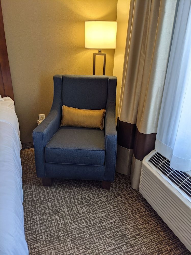 Comfort Inn & Suites Harrisonburg Room, 1 King Bed, Accessible, Non Smoking 6
