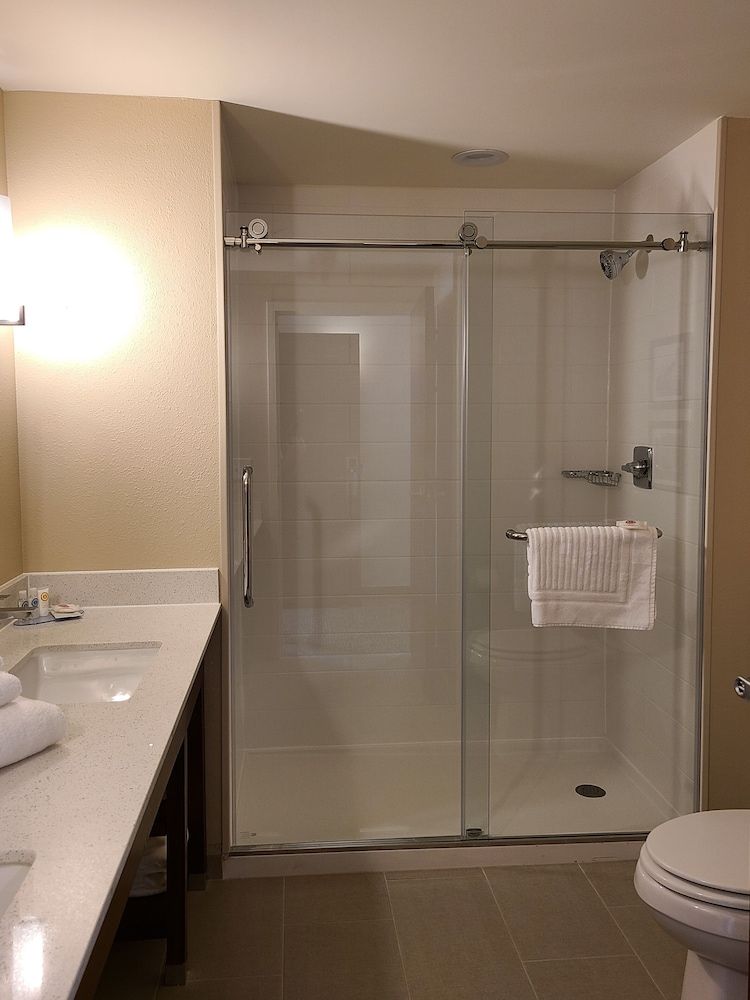 Comfort Inn & Suites Harrisonburg Suite, 1 King Bed with Sofa bed, Accessible, Non Smoking 6