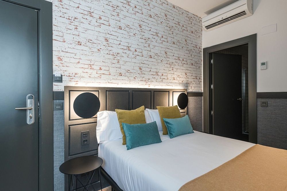 BYPILLOW San Mamés Economy Double Room 3