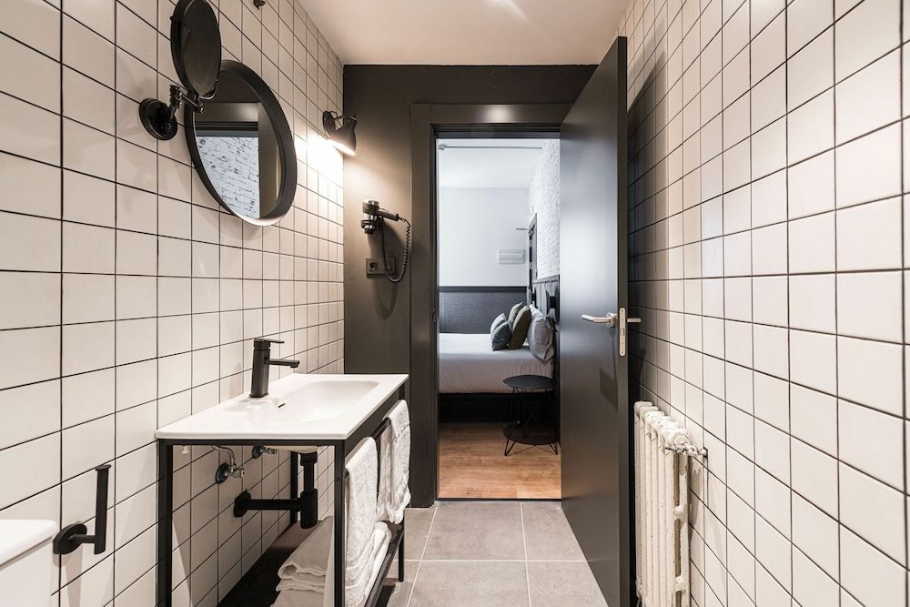 BYPILLOW San Mamés Economy Double Room 6