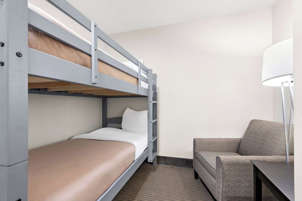 Best Western Downtown Casper Hotel Family Suite, Multiple Beds, Non Smoking (with Sofabed) 2