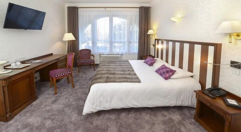 Hotel de France Prestige Single/Double with Balcony 5