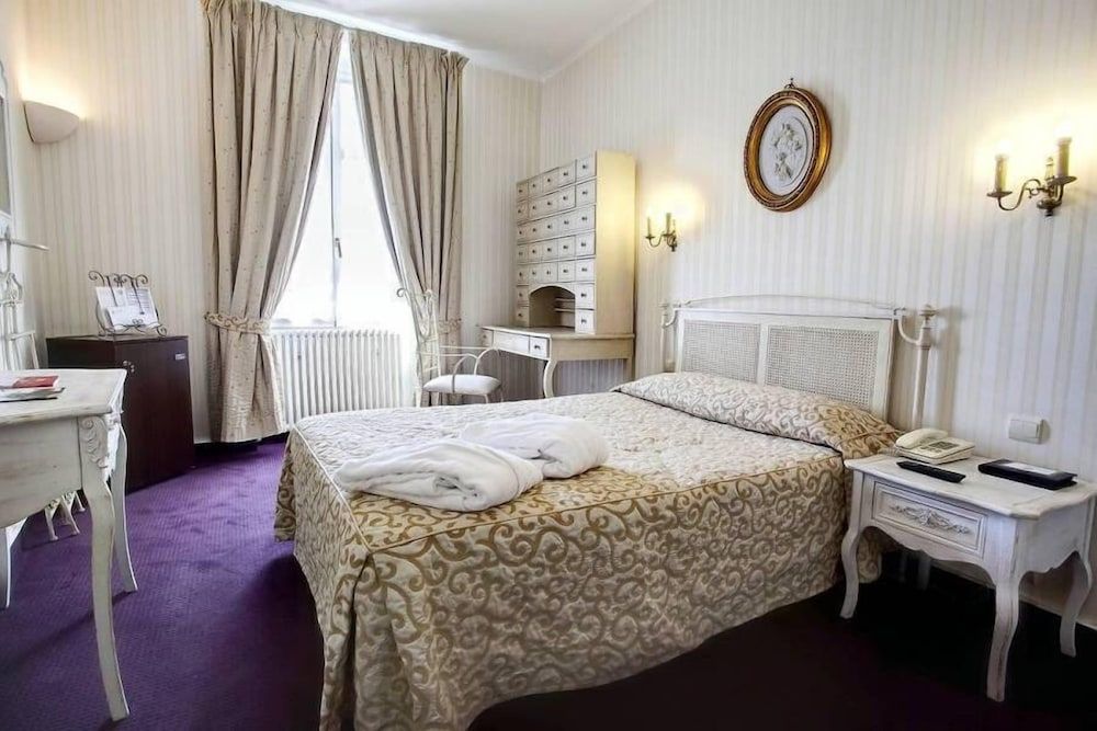 Hotel de France Privilege Single / Double 5