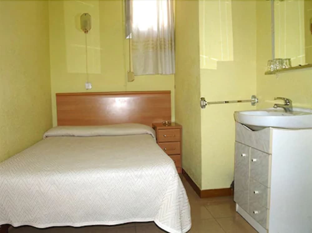 undefined Hostal Delfos 5