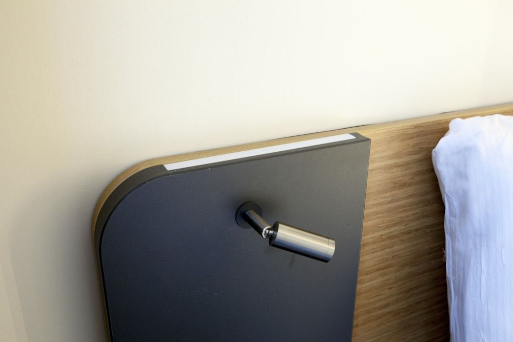 easyHotel Brussels City Centre Standard Twin Room 4