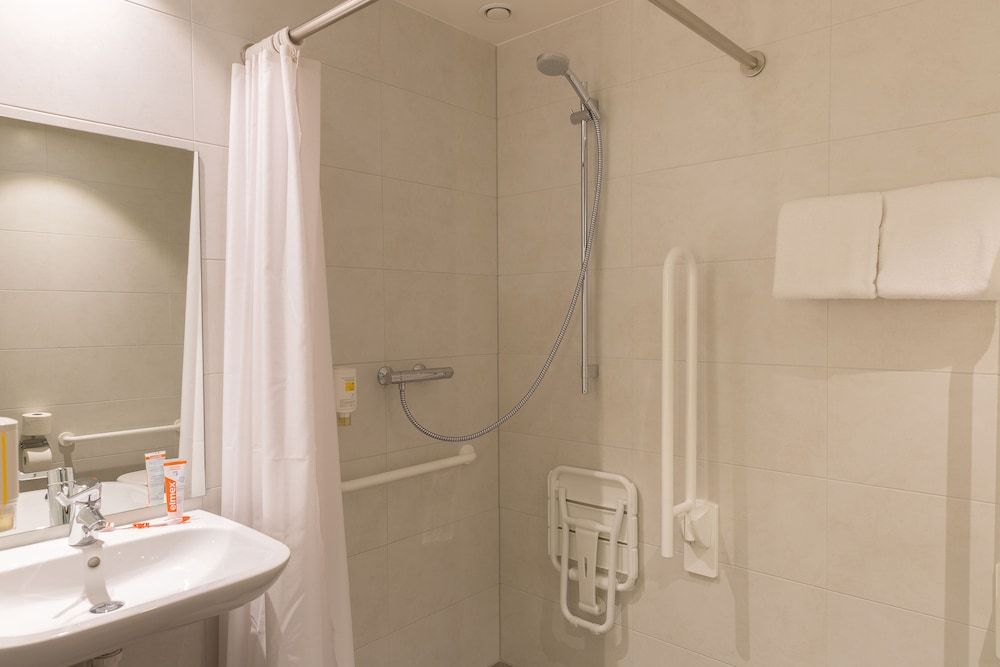 undefined easyHotel Brussels City Centre 8