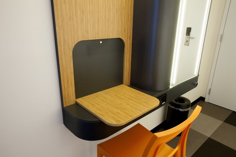 undefined easyHotel Brussels City Centre 4
