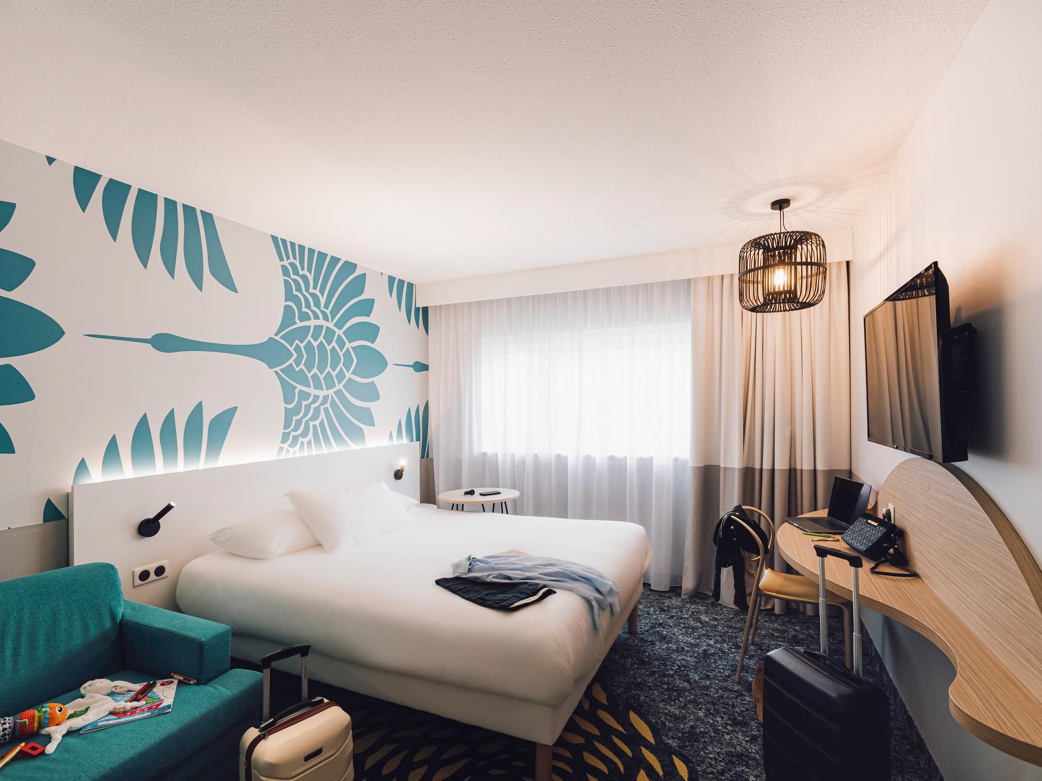 Standard room with 1 double bed and 1 convertible sofa for 1 person