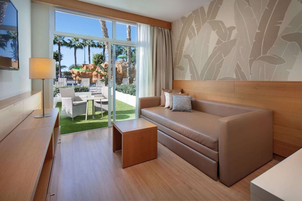 Junior Suite, Garden View (2 adults and 2 children)