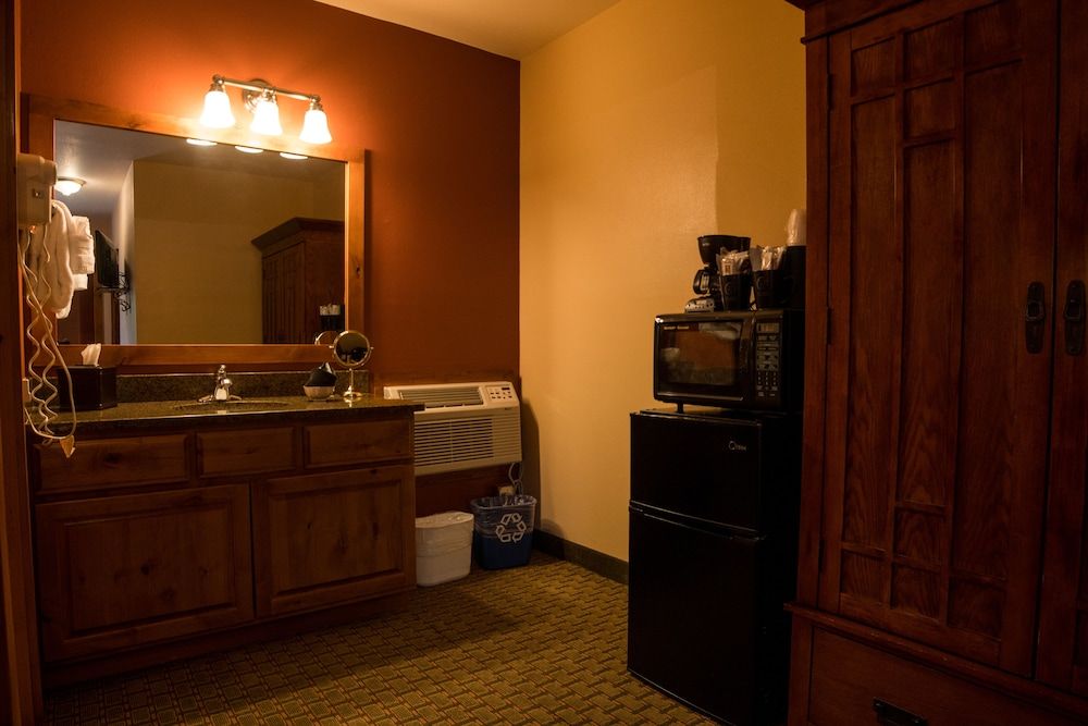 Silver Moon Inn Standard Room, 1 Queen Bed (Not Pet Friendly) 7