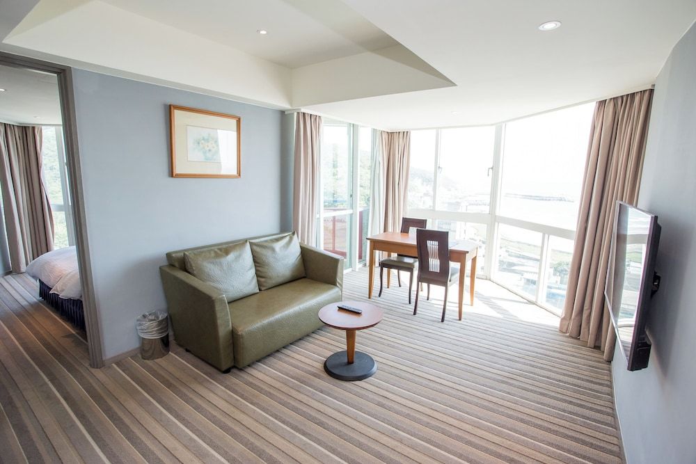 undefined CT Green Bay Hot-Spring Hotel 10