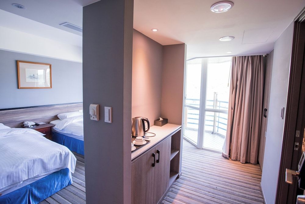 CT Green Bay Hot-Spring Hotel Standard Room -No bathtub 2