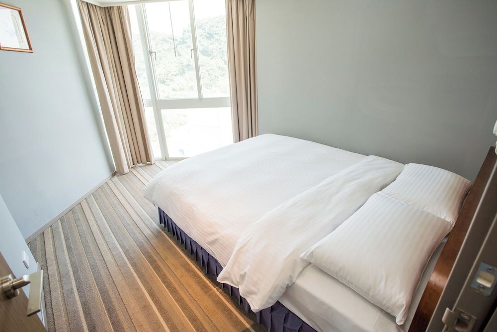 undefined CT Green Bay Hot-Spring Hotel 3