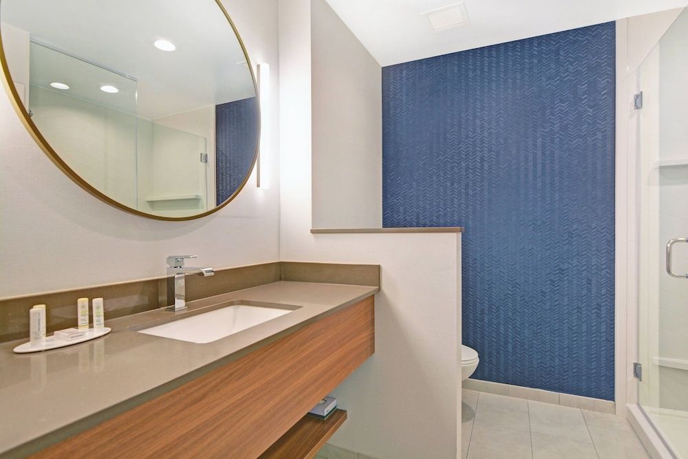 Suite, 1 King Bed with Sofa bed, Non Smoking