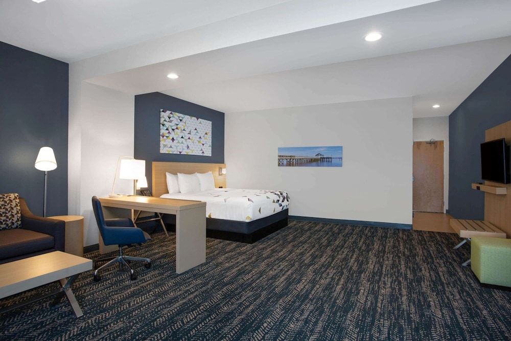 Deluxe Suite, 1 King Bed, Non Smoking