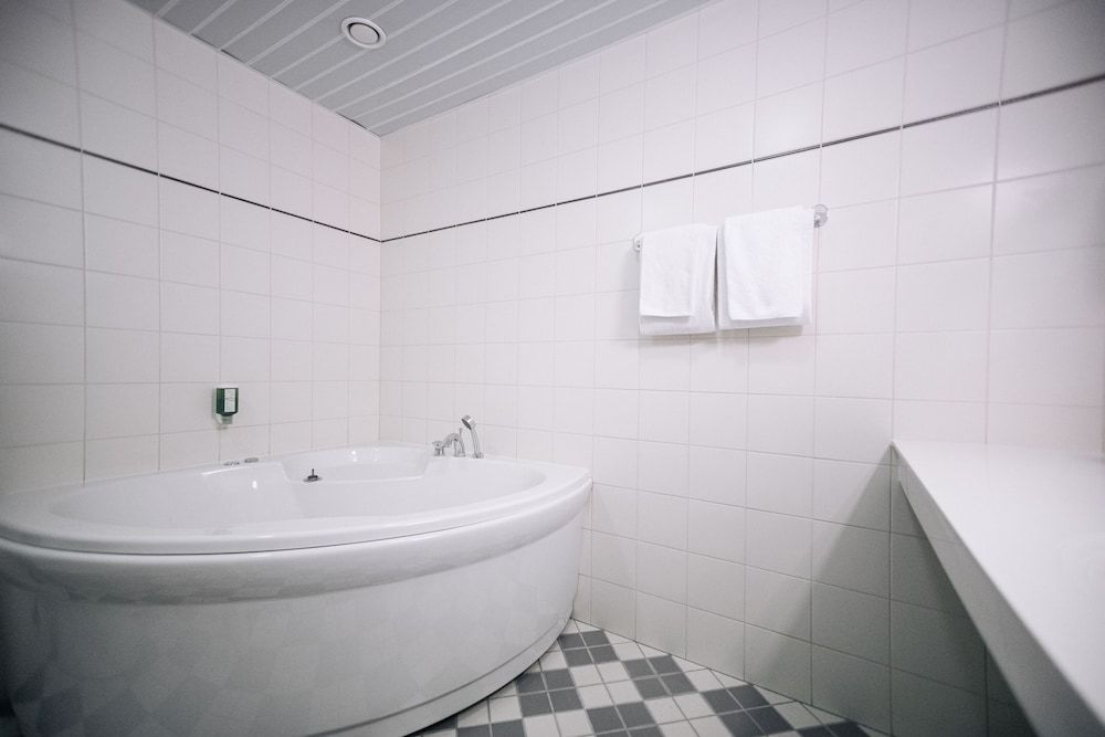 Rixwell Viru Square Hotel Tallinn Two room Suite with SPA bath 6
