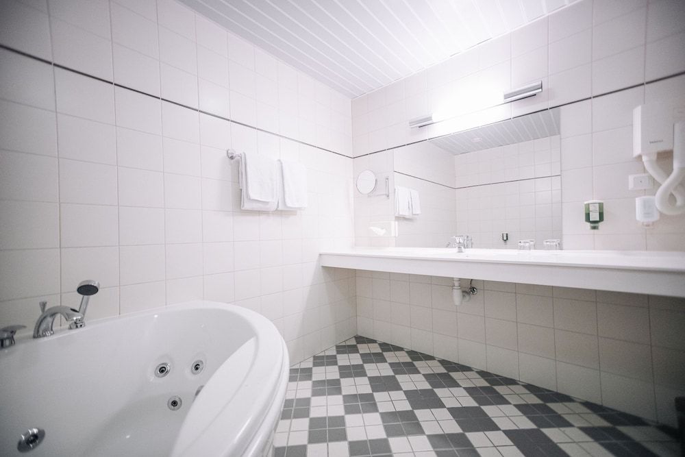 Rixwell Viru Square Hotel Tallinn Two room Suite with SPA bath 5