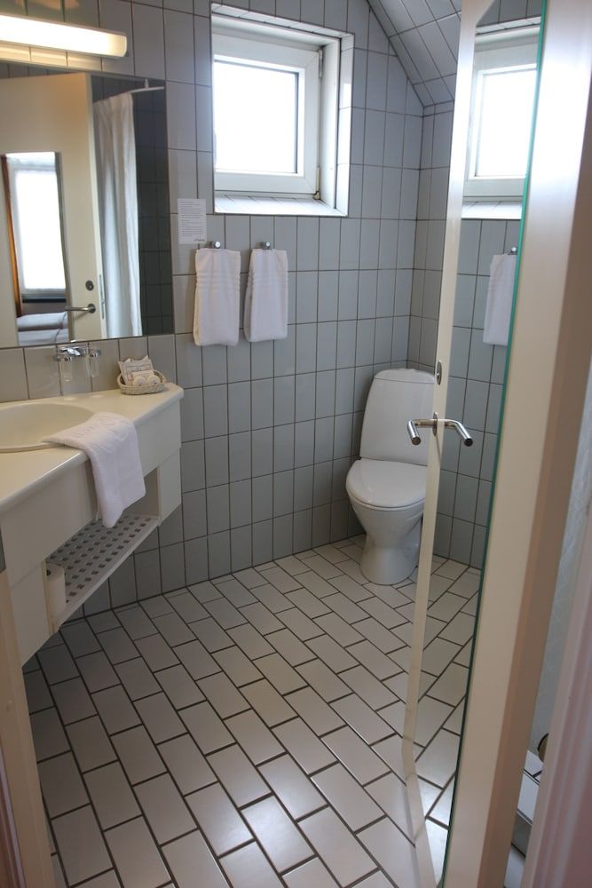 City Hotel Nattergalen Standard Double Room, 2 Twin Beds, Non Smoking Pet Friendly 3