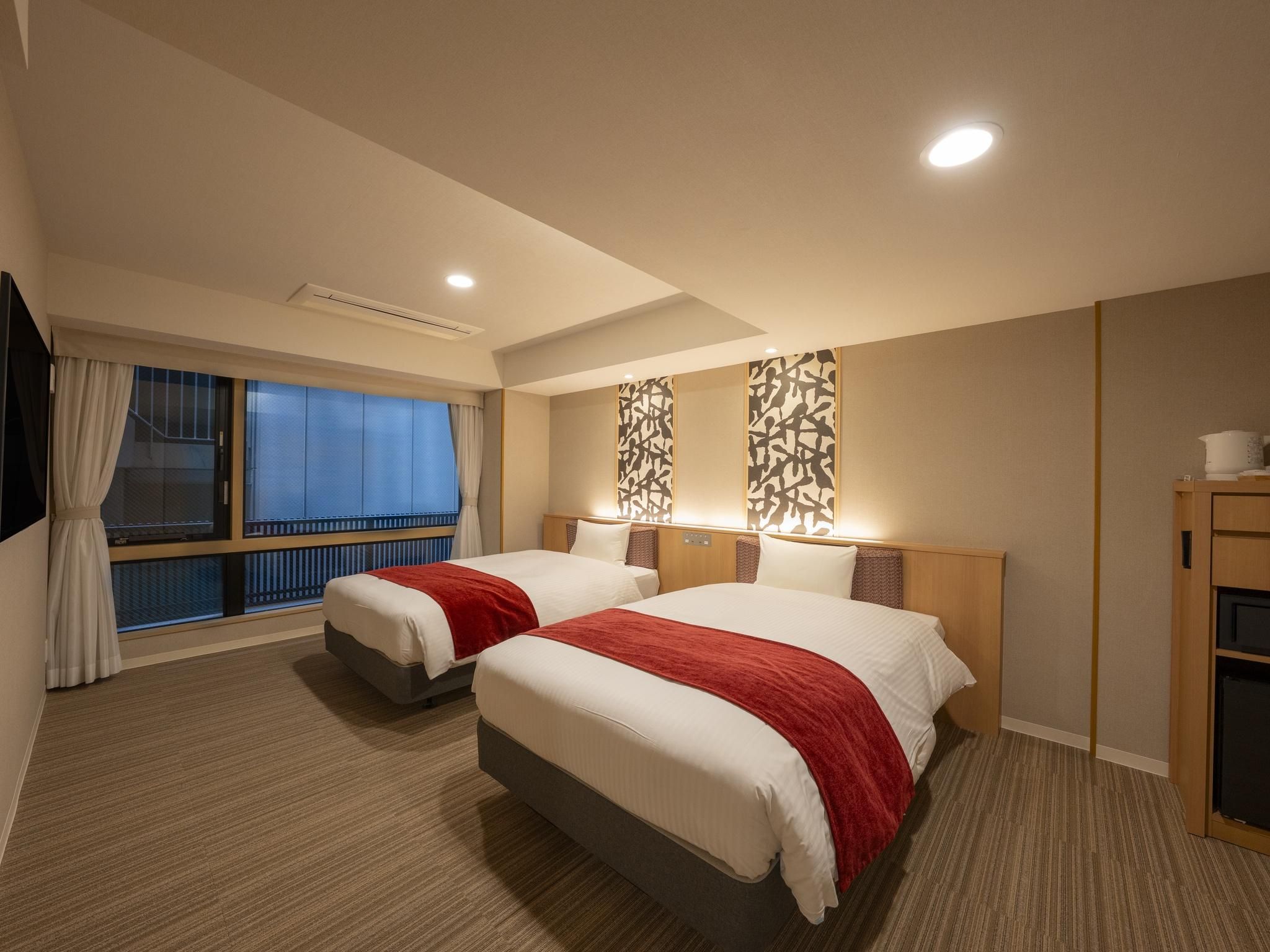 Universal Twin Room