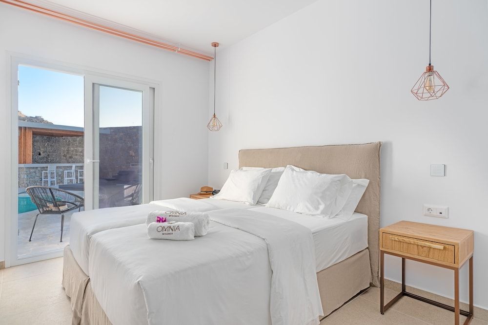 Omnia Mykonos Boutique Hotel & Suites Deluxe Room, Pool View 7