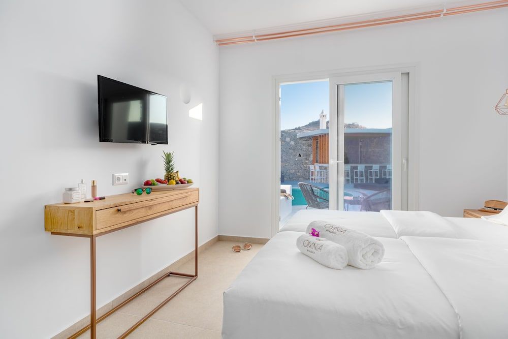 Omnia Mykonos Boutique Hotel & Suites Deluxe Room, Pool View 9