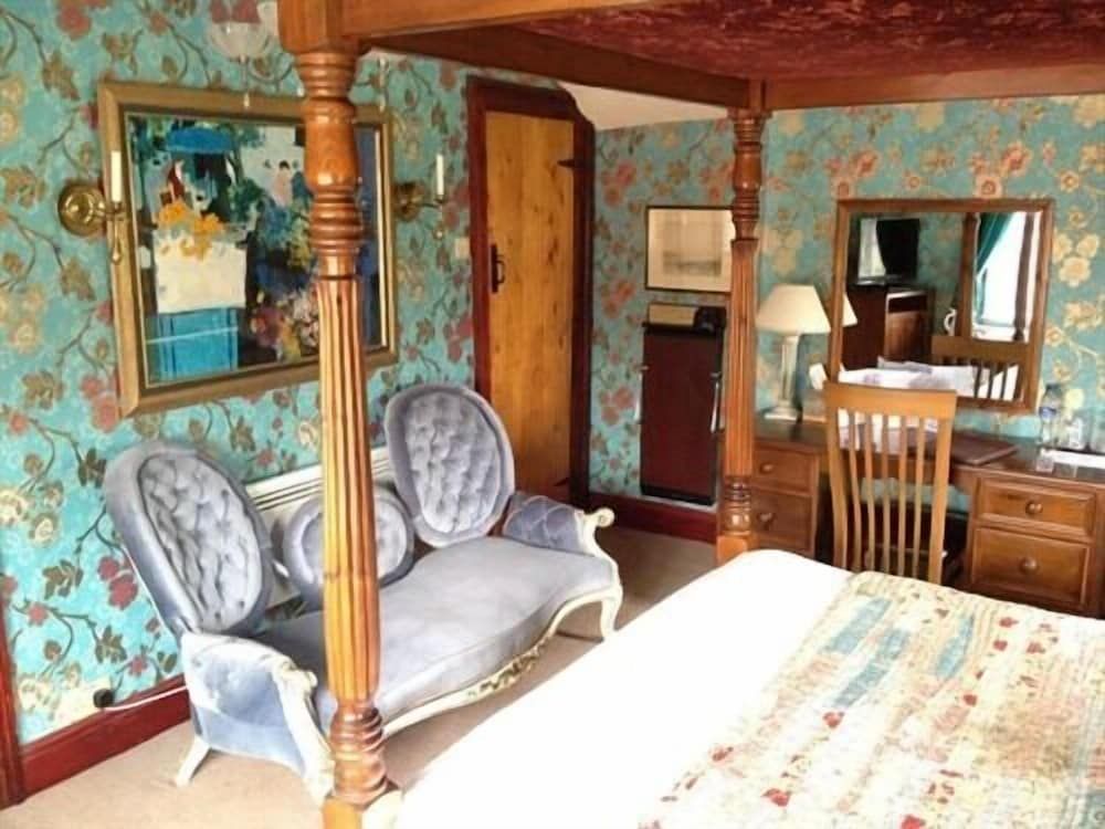 Ash Farm Country Guest House Double Room, Ensuite (Four Poster) 4