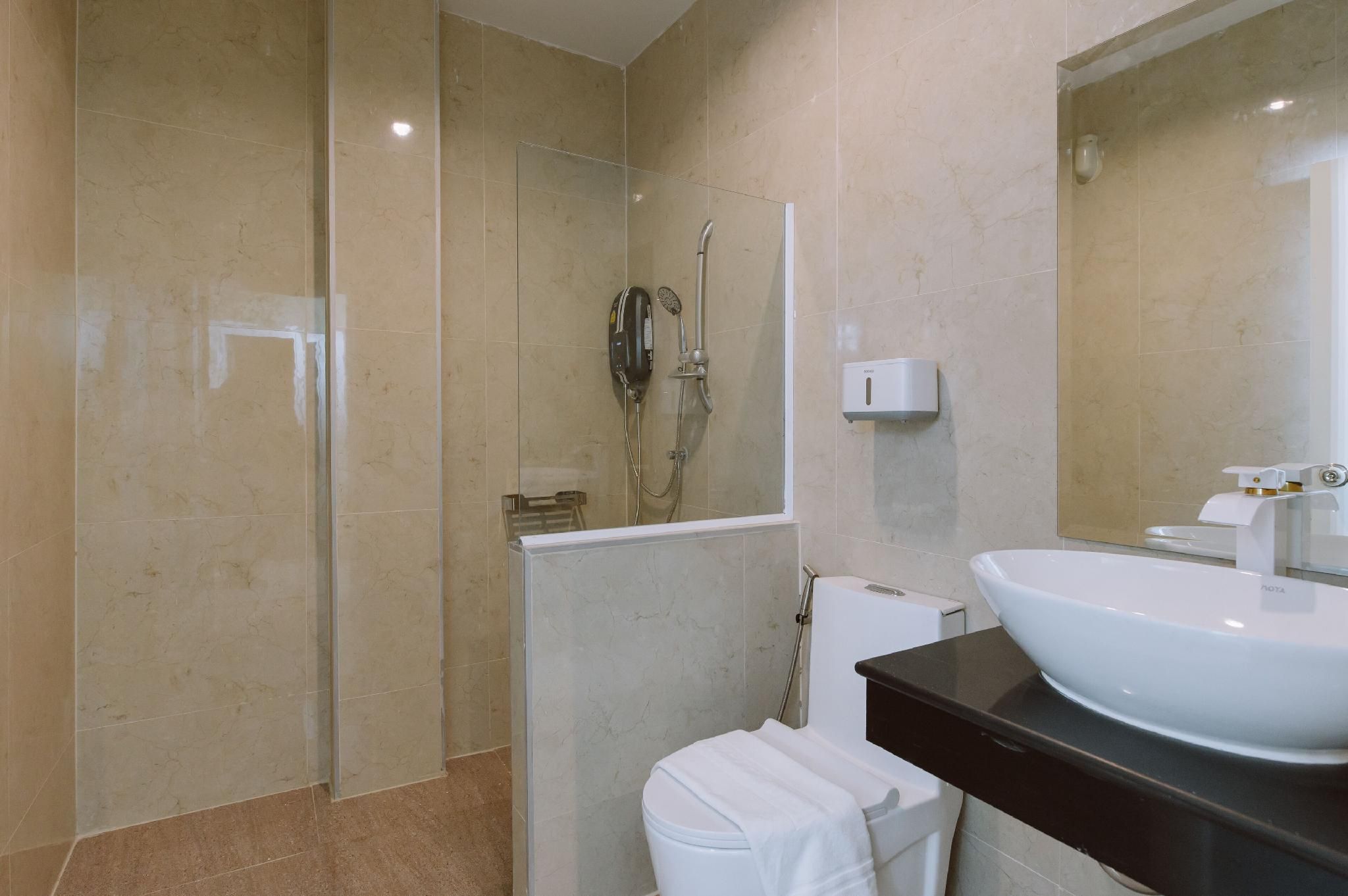 The Cape Hotel Superior King Bed Room 3