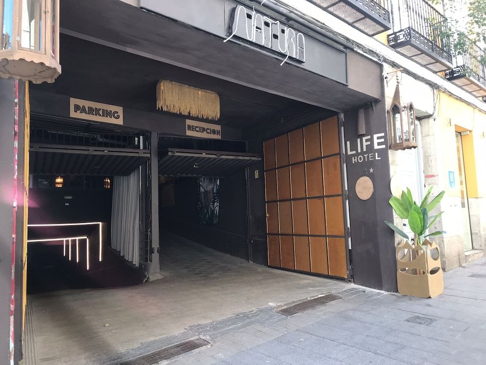 undefined Hotel Life Gran Via 6