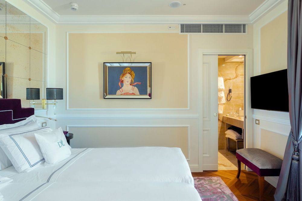 Deluxe Room, 1 King Bed, Sea View