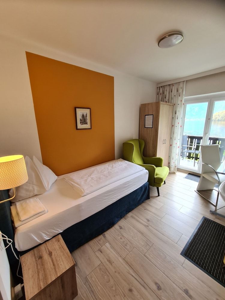 Single Room, Balcony, Lake View