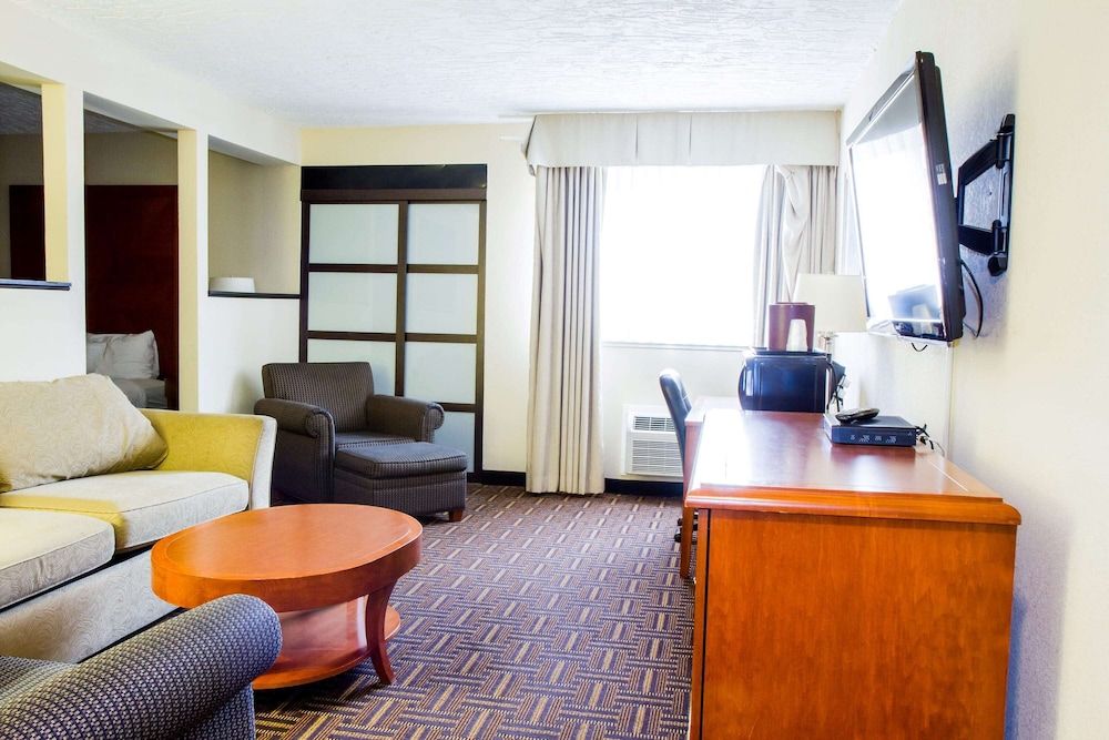 Suite, 1 King Bed, Non Smoking