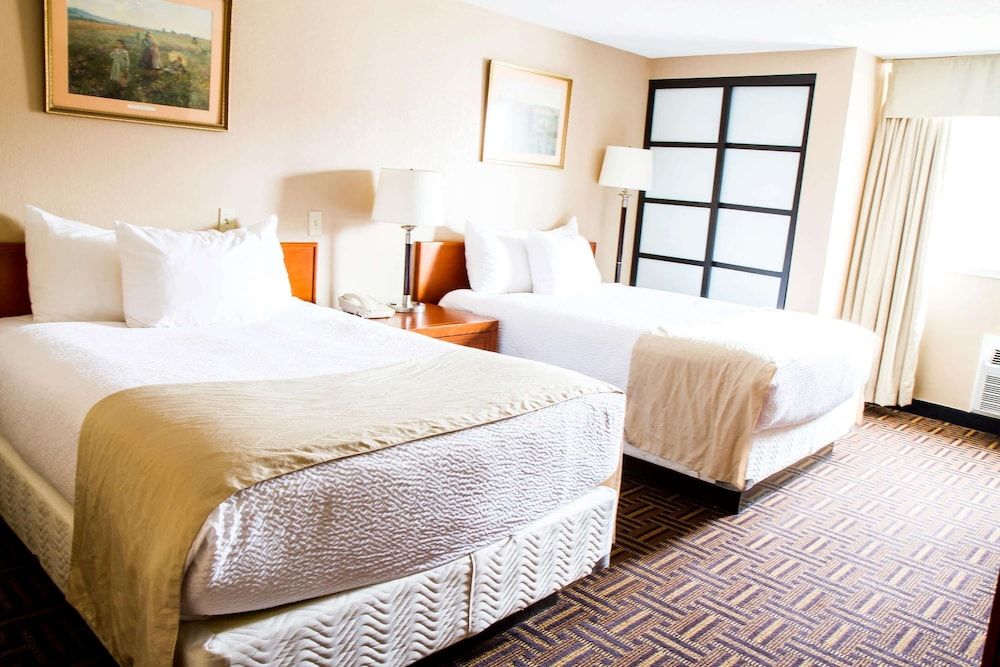 Room, 2 Queen Beds, Non Smoking
