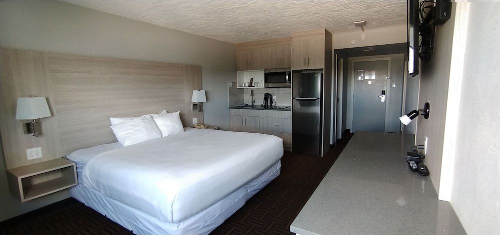 Room, 1 King Bed, Non Smoking (Efficiency)