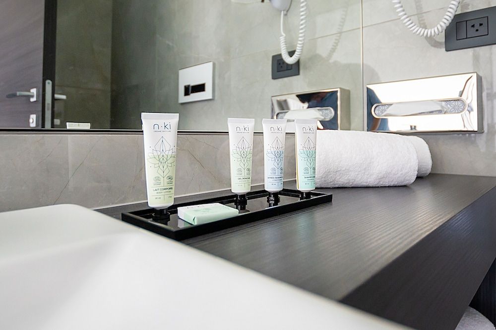 Life Hotel Deluxe Double or Twin Room 4