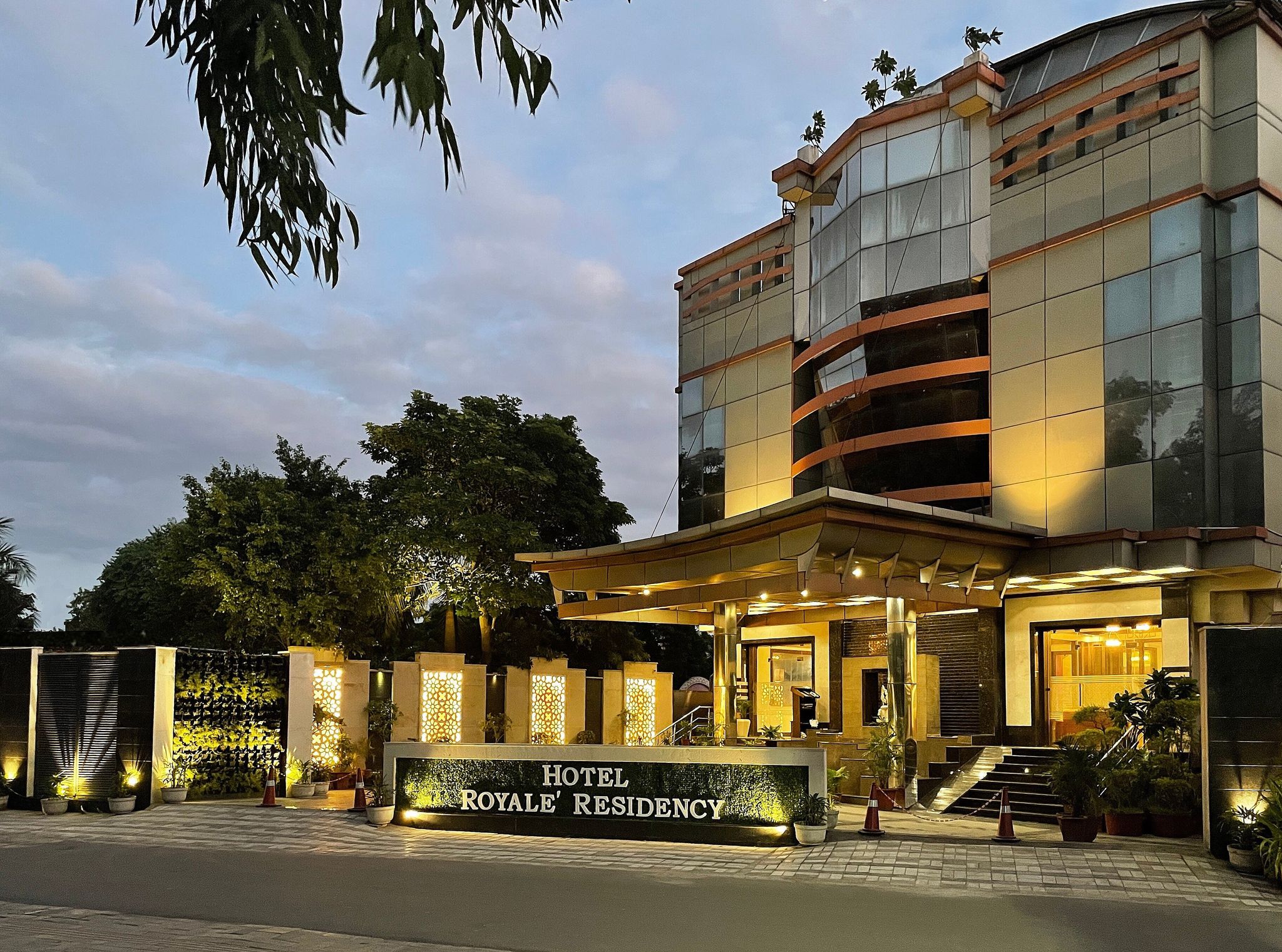 Hotel Royale Residency