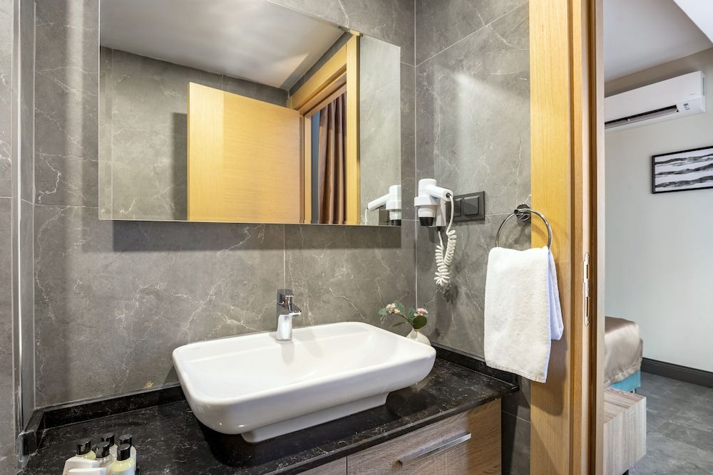 undefined Rodinn Park Hotel 8