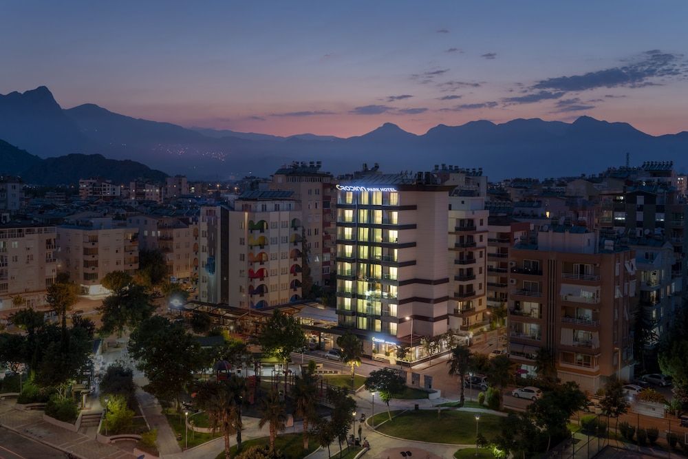 undefined Rodinn Park Hotel 4