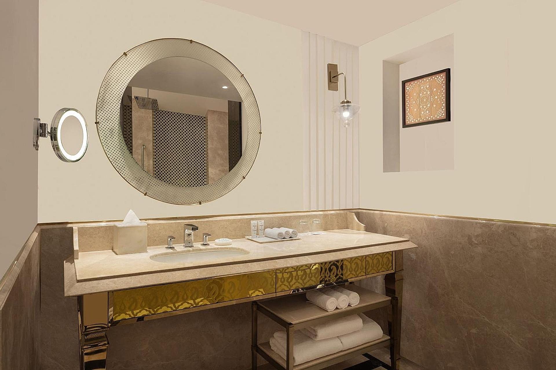 Run of the House, Guest room, King
