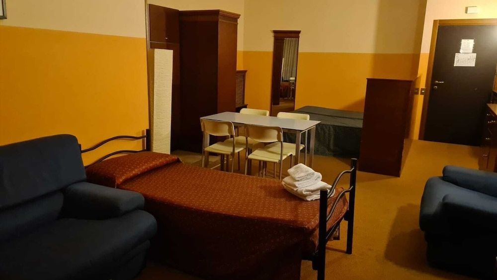 Parco Tirreno Residence Basic Triple Room, Ensuite 8