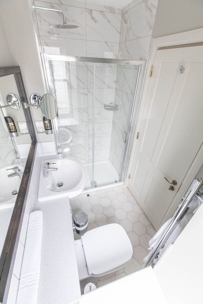 Black Friars Deluxe Twin Room 5