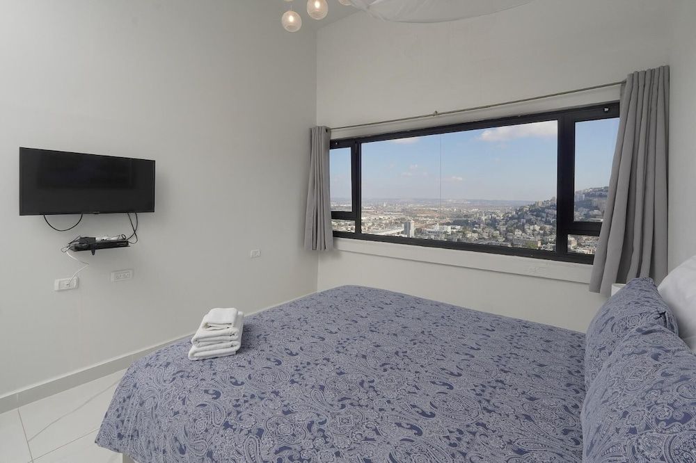 Haifa Tower Hotel Deluxe Room, City View 67