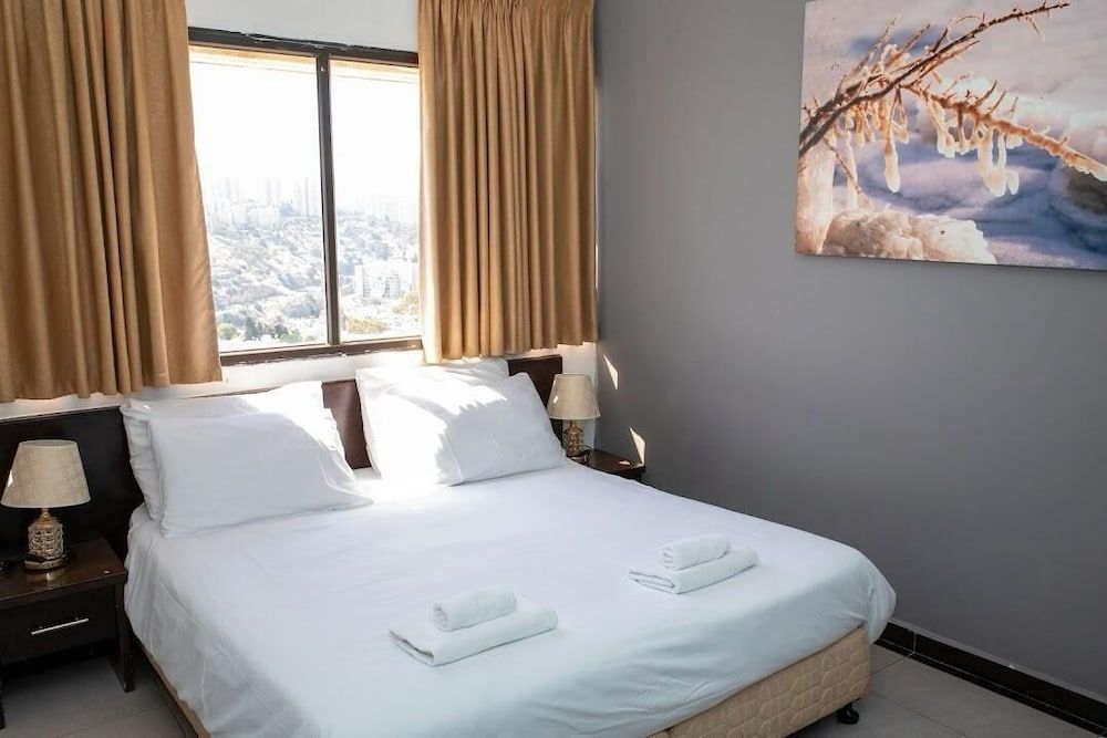 Haifa Tower Hotel Deluxe Room, City View 49