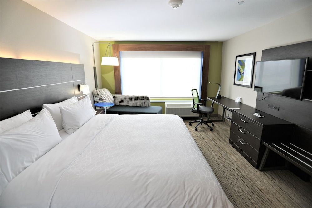 Standard Room, 1 King Bed