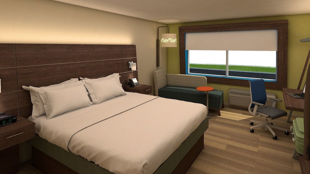 Suite, 1 King Bed, Accessible (Communications Accessible)